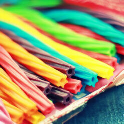 Twizzlers Twist Rainbow szivárvány vegyes csavart gumicukor 351g